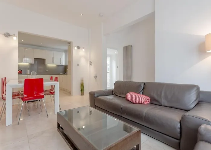 Bright Modern Large 1 Bed Flat In Battersea Clapham Junction