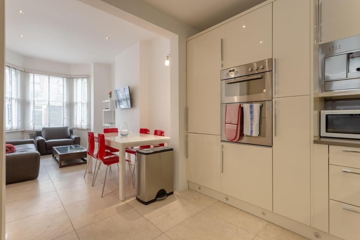 Bright Modern Large 1 Bed Flat In Battersea Clapham Junction